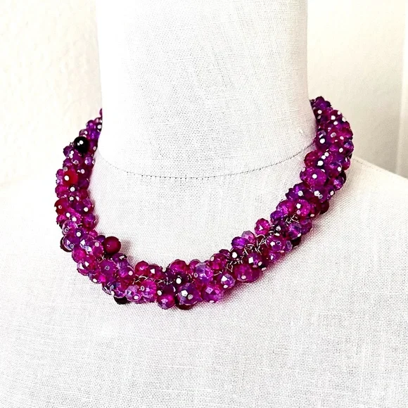 WHITE HOUSE BLACK MARKET Magenta Pink Cluster Beaded Necklace - Picture 6 of 6